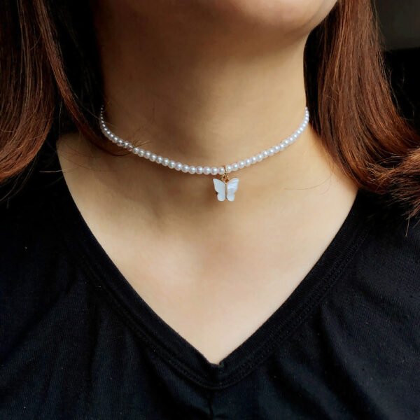 Collier de perles avec nœud papillon en opale