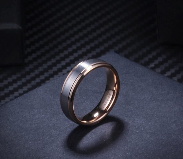 Bague en tungstène or rose brossé fin