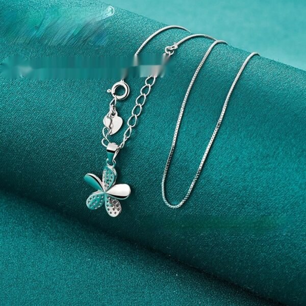 Collier pendentif fleur, chaîne fine, chaîne serpent