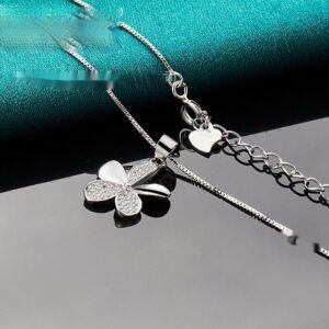 Collier pendentif fleur, chaîne fine, chaîne serpent