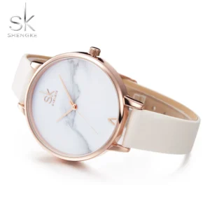 Montres en cuir blanc femme étanche