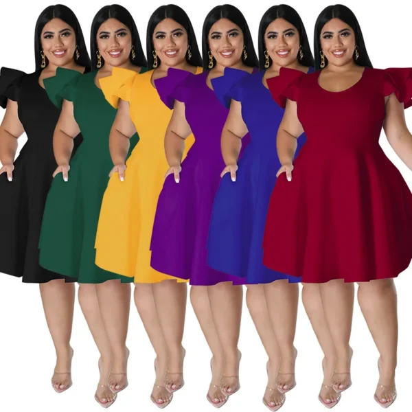 Robes de grande taille couleur unie à volants et manches courtes