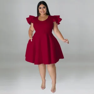 Robes de grande taille couleur unie à volants et manches courtes