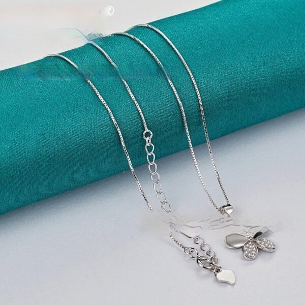 Collier pendentif fleur, chaîne fine, chaîne serpent
