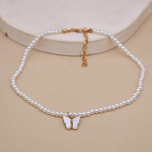 Collier de perles avec nœud papillon en opale