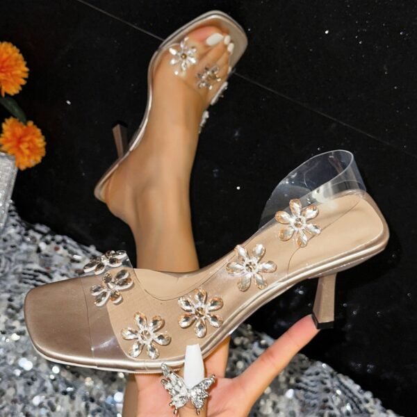 Talons hauts à bride